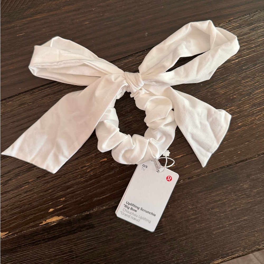 Lululemon Uplifting Scrunchie Big Bow